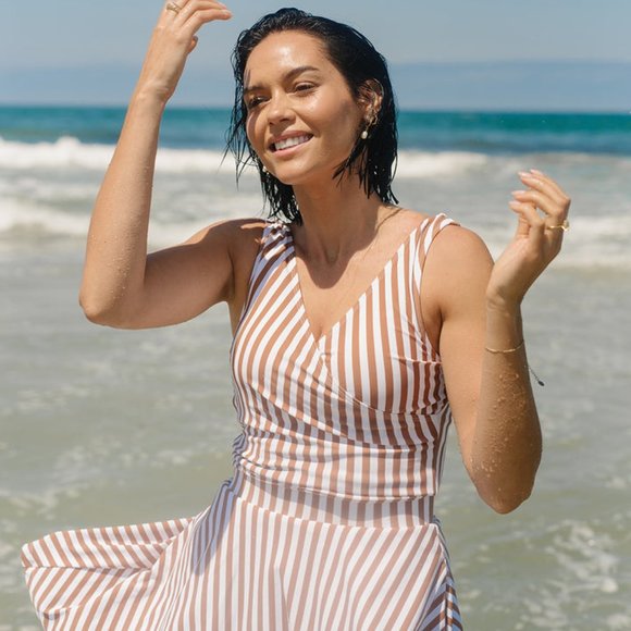 Honey Mark Basil Wrap Top and Sugar Skort XL Cinnamon Stripe - Picture 1 of 7